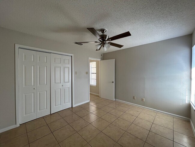 Building Photo - 100 Hillside Rd