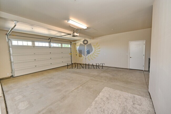 Building Photo - 645 Blue Oak Lane W