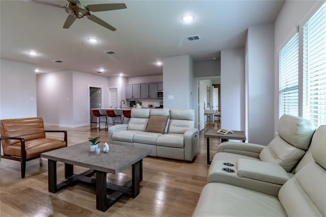 Building Photo - 2122 Mossfield Ln
