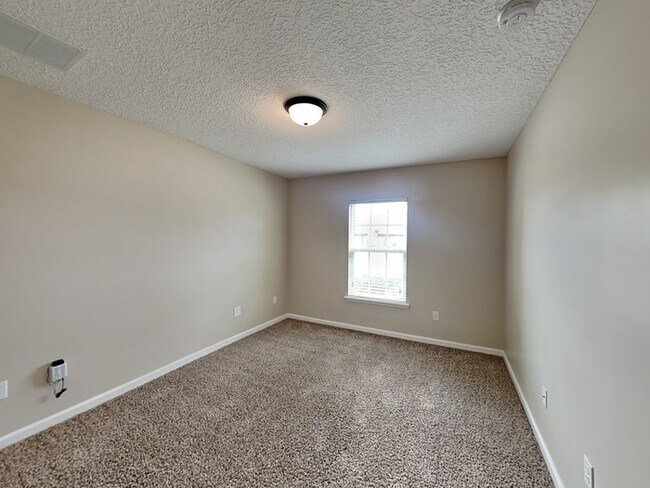 Building Photo - 153 Terracina Dr