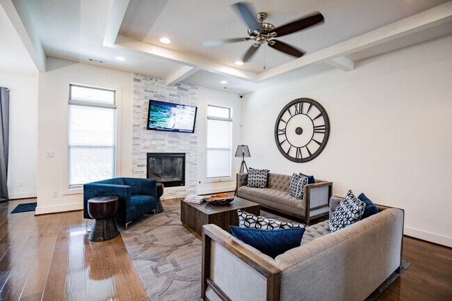 Building Photo - 8707 W Flycatcher Pl