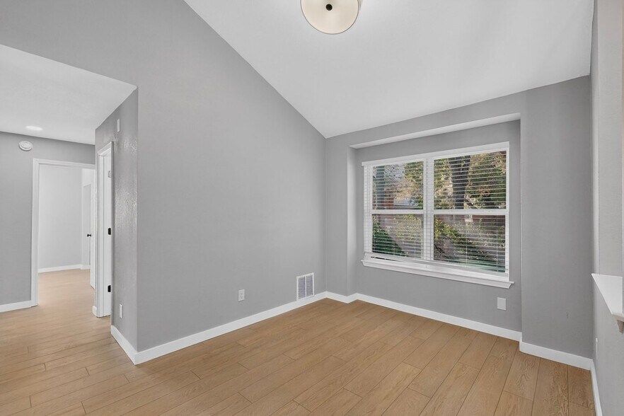 Building Photo - 7809 Cornell Dr