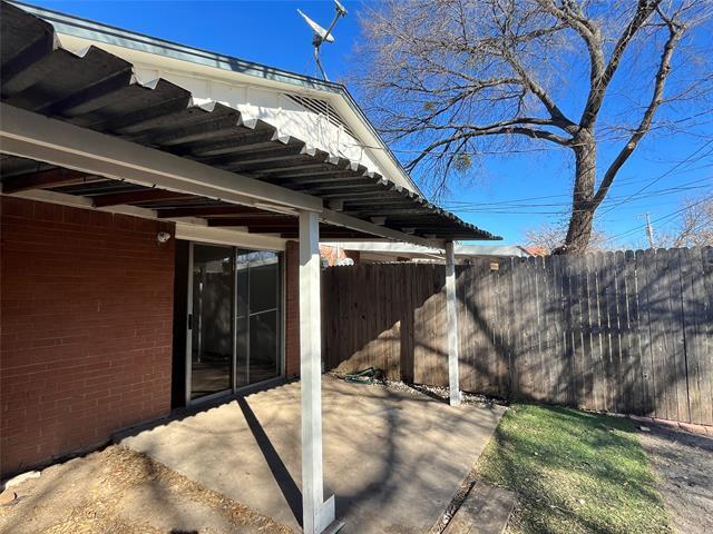 Building Photo - 2427 January Ln