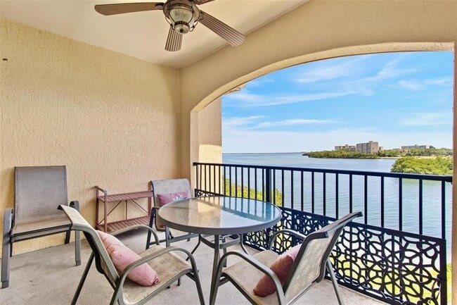 Building Photo - 2739 Via Capri