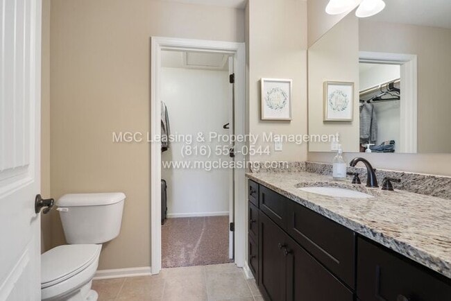 Building Photo - Serrano Townhome with Finished Lower Level