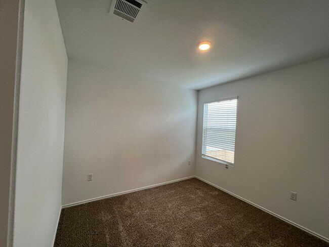 Building Photo - 12204 Scarlet Way