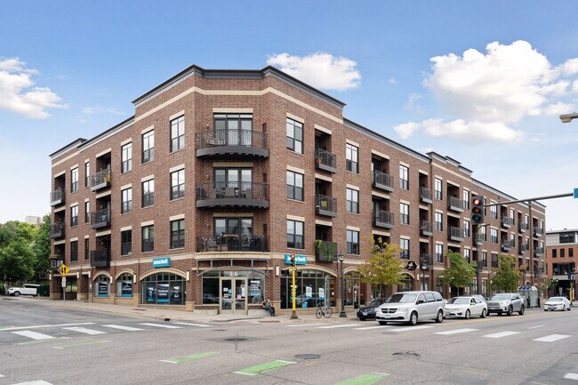 Primary Photo - 15 E Franklin Ave