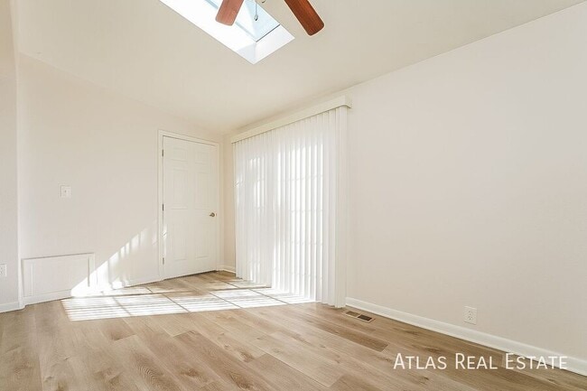 Building Photo - 888 Ogden Cir