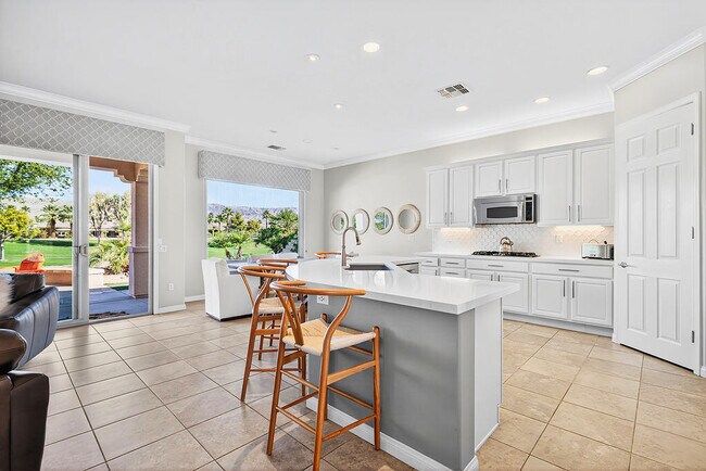 Building Photo - 81112 Avenida Lorena