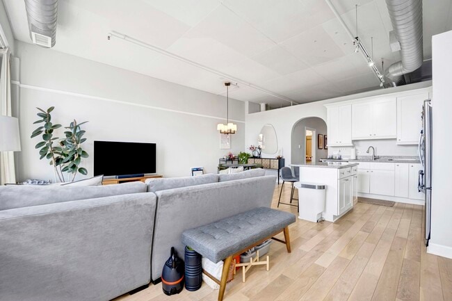 Building Photo - 1301 W Madison St