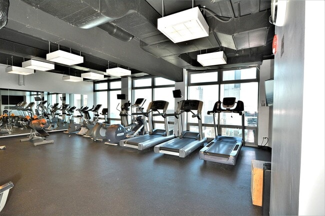 Building Photo - 65 E Monroe St