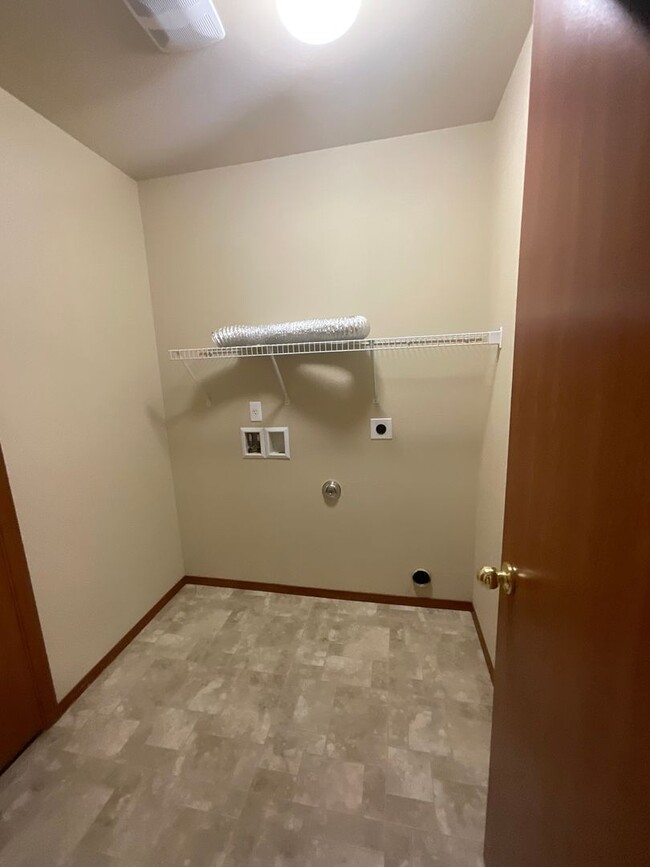 Building Photo - Charming 3-Bedroom Home for Rent