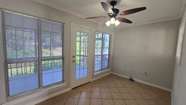 Building Photo - 123 Moss Creek Dr
