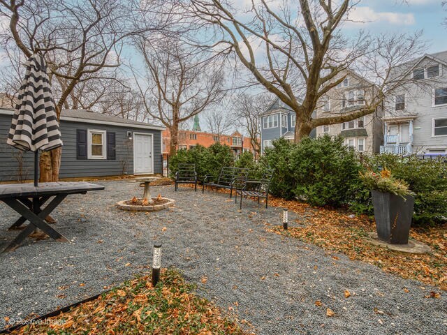 Building Photo - 3034 N Greenview Ave