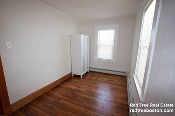 Building Photo - 15 Linden St