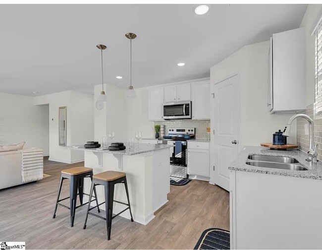 Building Photo - 6039 Willutuck Dr
