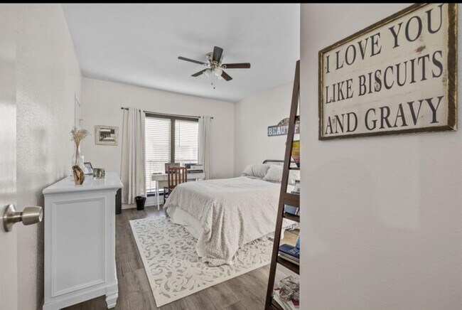 Building Photo - 4001 Nasa Pky