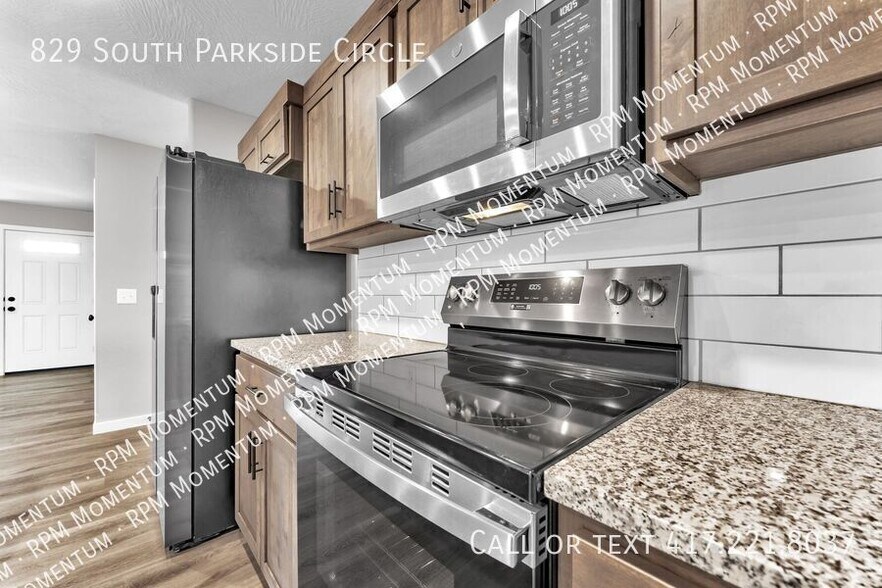 Building Photo - 829 S Parkside Cir