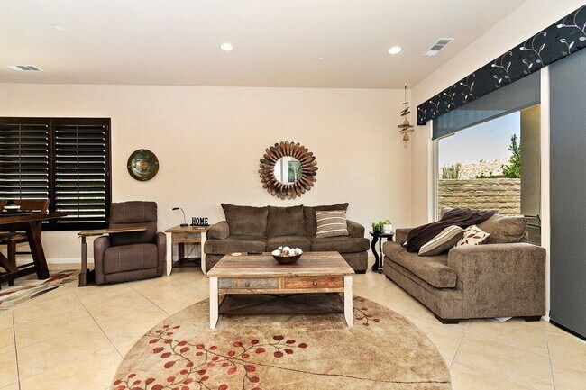 Building Photo - 81506 Avenida Viesca