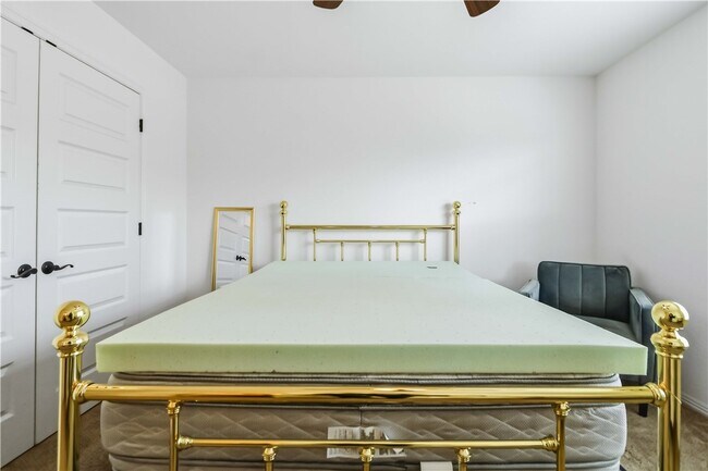 Building Photo - 1299 N Sicily Ln