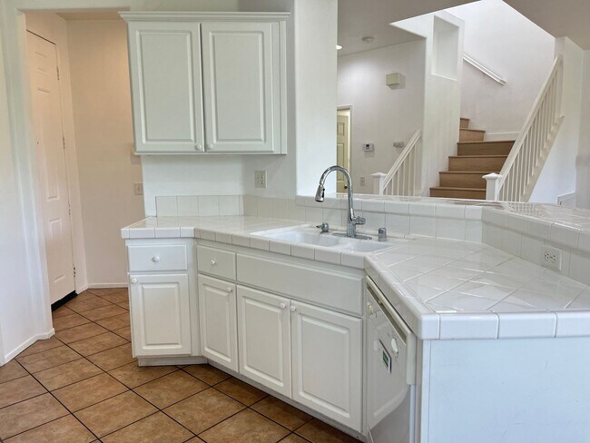 Building Photo - 3 bedroom, 2.5 bath Home for Rent in the Riverwalk