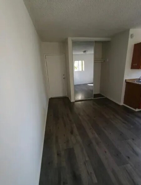 Building Photo - 7253 Jordan Ave