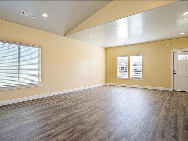 Building Photo - 656 Nobility Dr