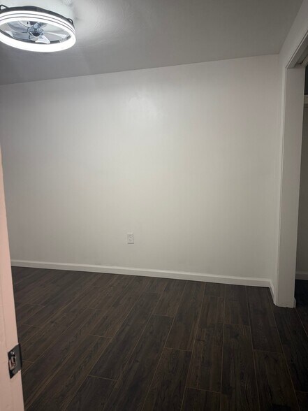 Building Photo - 1131 Knox St