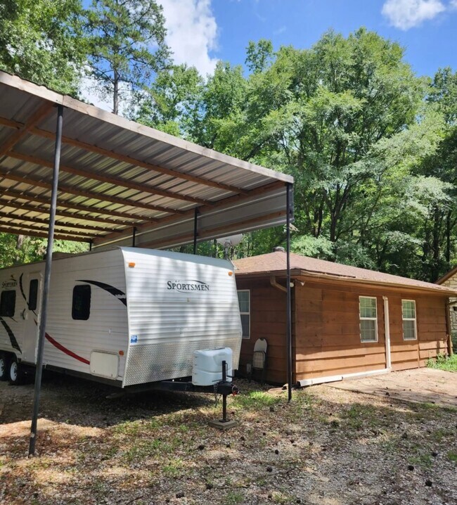 Building Photo - 2018 FM 1486