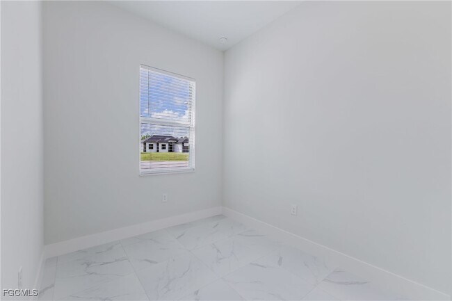 Building Photo - 2253 10th Terrace