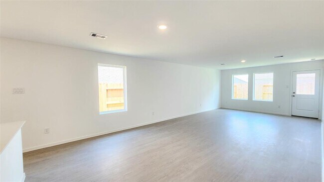 Building Photo - 28759 Texas Plns Dr
