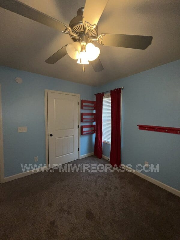 Building Photo - 229 Lace Dr
