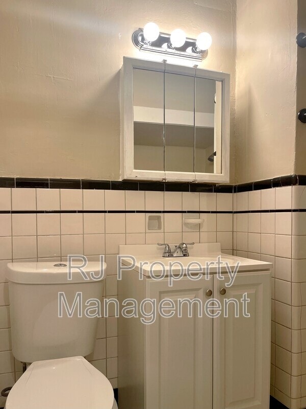 Building Photo - 1267 Englewood St