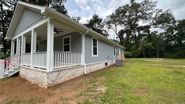 Building Photo - 142 Sass Dr