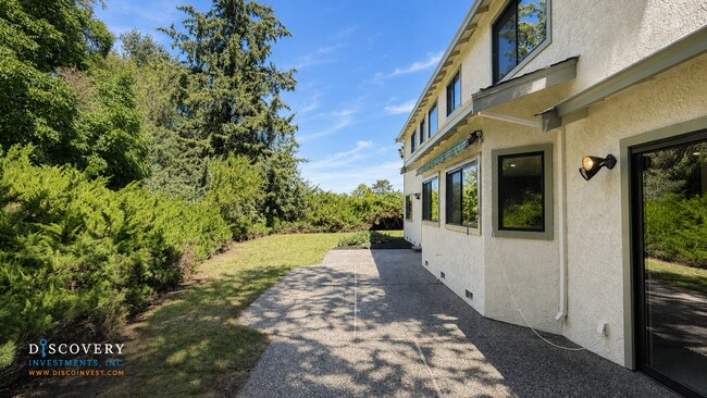 Building Photo - 130 Kell Ct