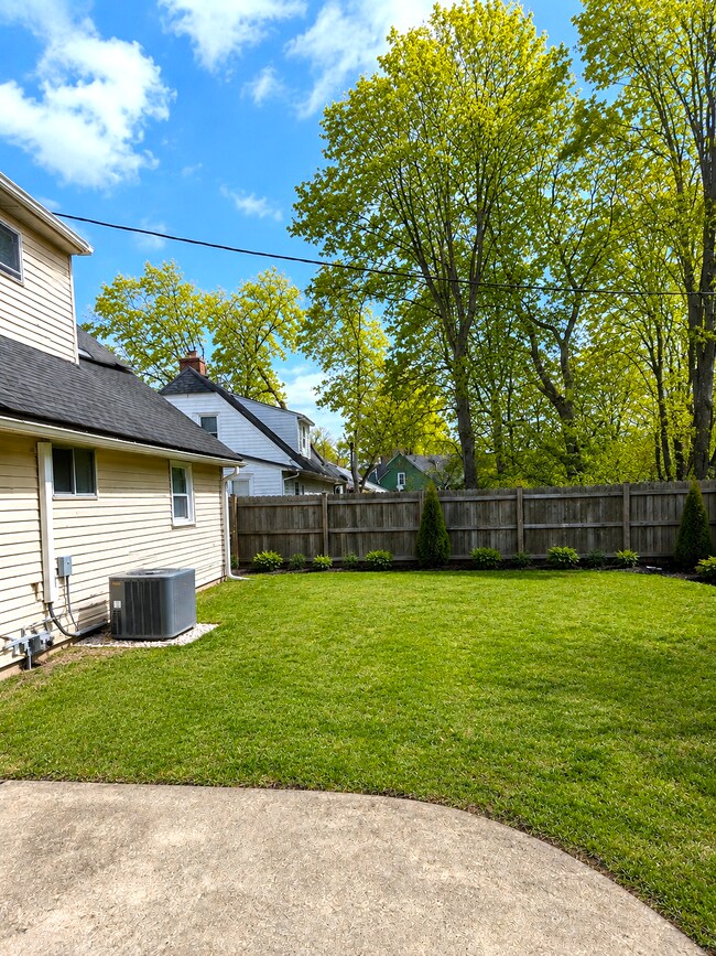 Building Photo - 3919 Barnor Dr