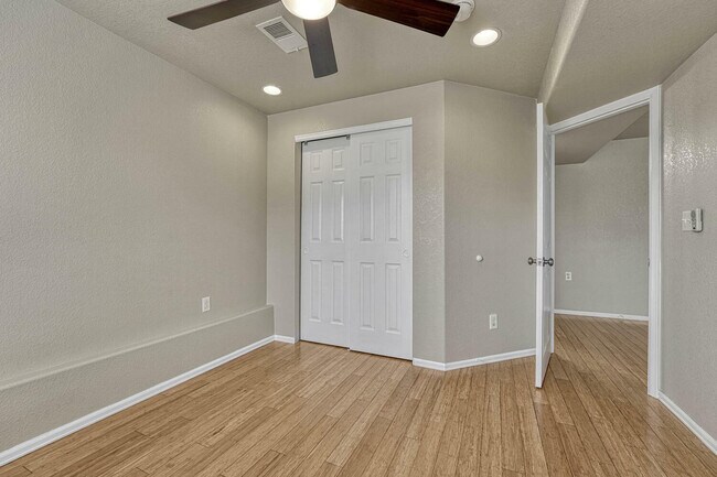 Building Photo - 12724 Henson Creek St