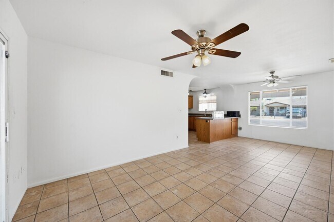 Building Photo - 204 E Duke Dr