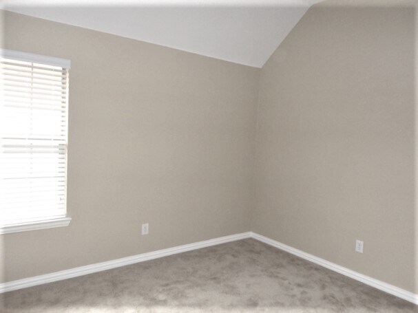 Building Photo - 2696 Deer Hollow Dr