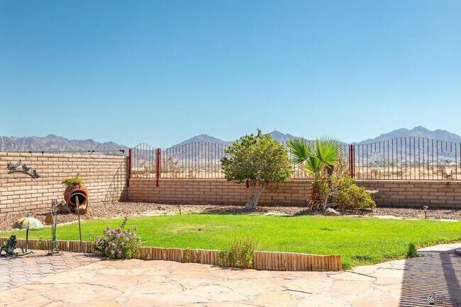 Building Photo - 10605 S Del Vista Dr