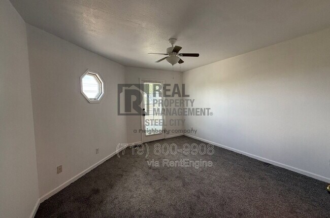 Building Photo - 230 W Elbow Dr