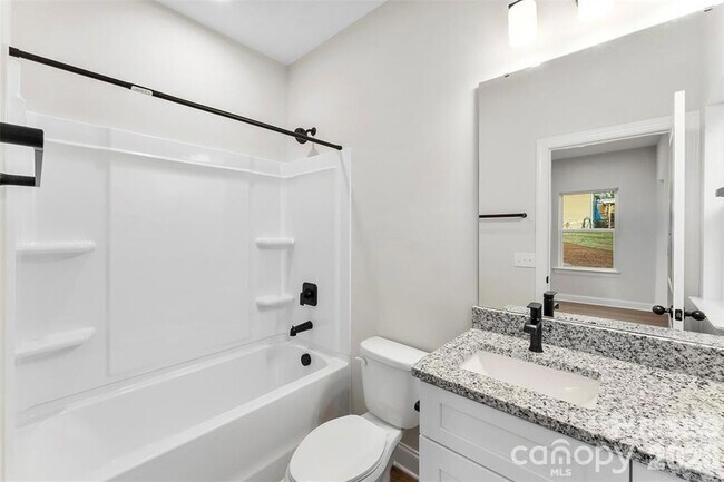 Building Photo - 1558 7th Ave Dr SW