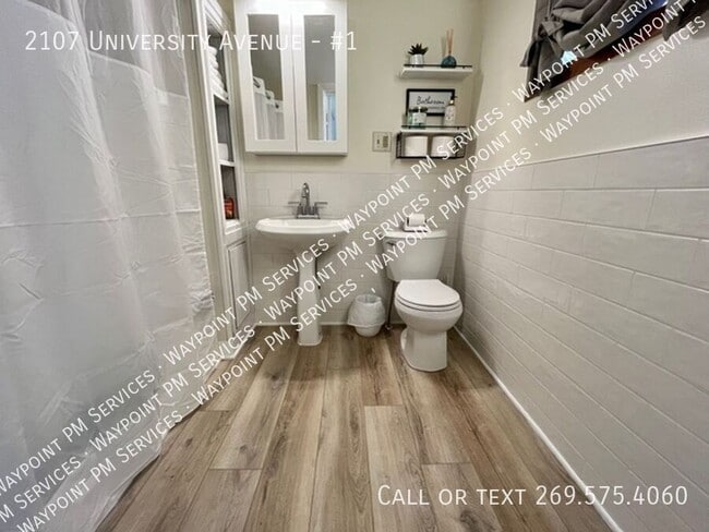 Building Photo - 2107 University Ave