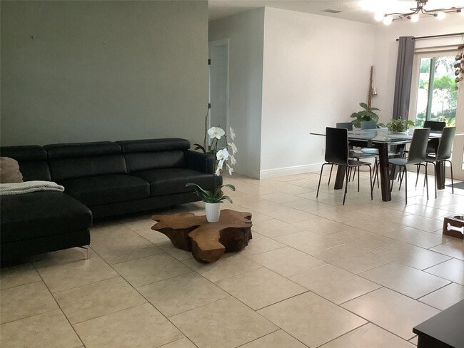 Building Photo - 8260 NW 11th Ct