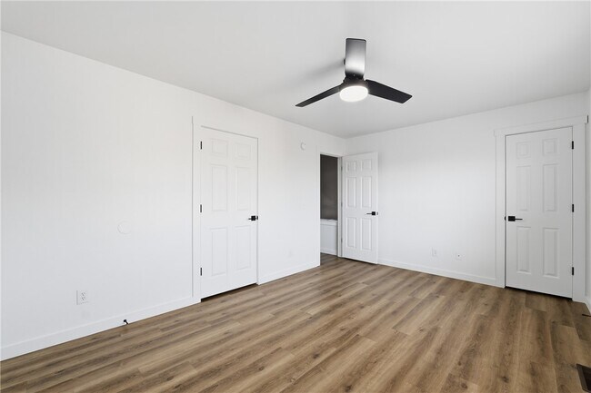 Building Photo - 2304 SE Jayel Terrace