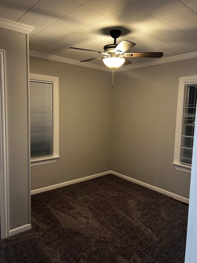 Building Photo - 163 Eagle Point Rd