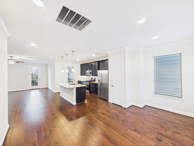 Building Photo - 8918 Terrace Pass Dr