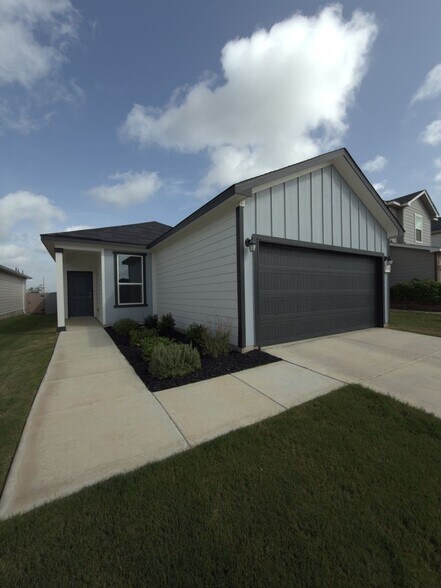 Building Photo - 14311 Calaveras Cv