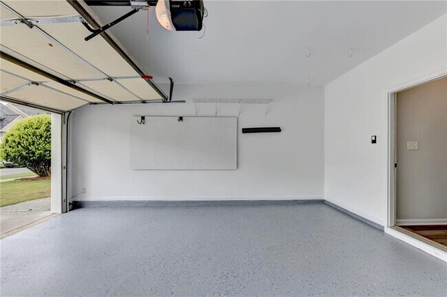 Building Photo - 2208 Staunton Dr NW