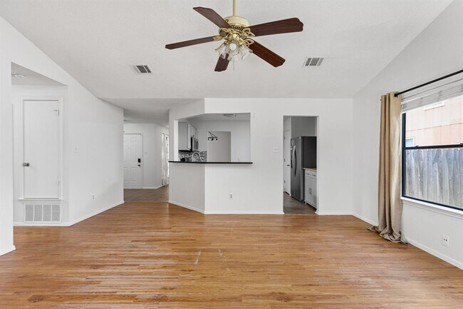 Building Photo - 8701 Palace Pkwy